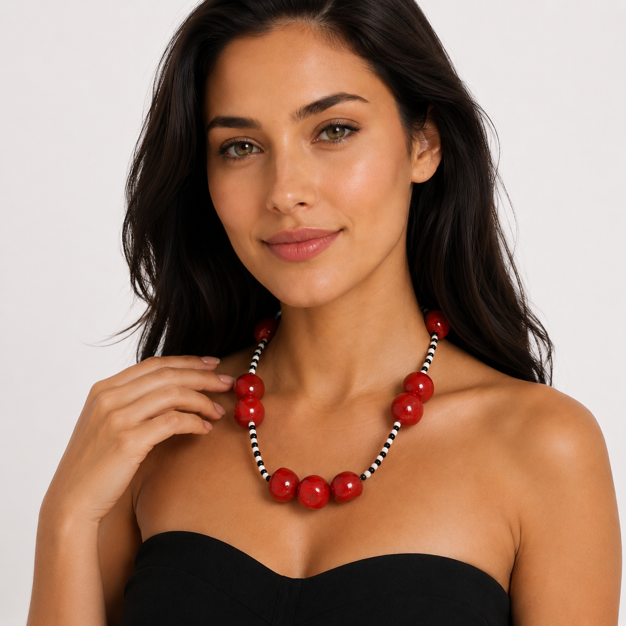 Woman_wearing_red_chunky_beaded_necklace